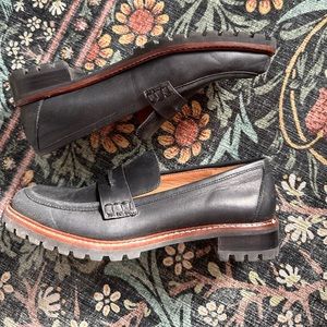 Like New black Madewell loafers